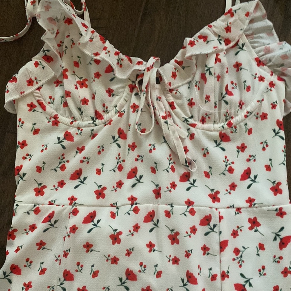 Gorgeous like new designer maxi dress. Lined flattering TRENDYcomfy and original - Picture 3 of 4